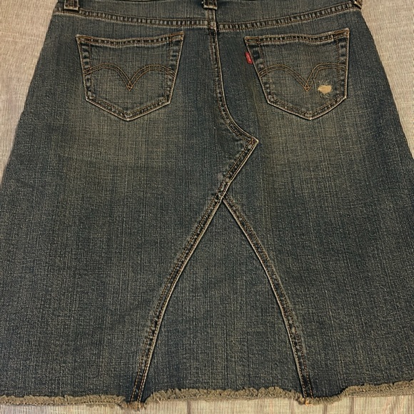 Levi’s Jean skirt - Picture 3 of 5